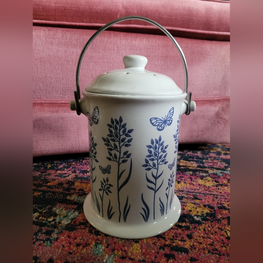 Ceramic compost keeper